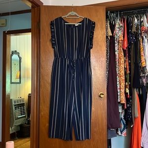 Universal Thread jumpsuit. Cap sleeves, drawstring waist. Worn <5 times.